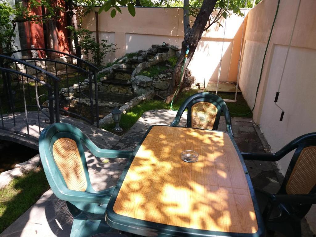 Sanata Hotel Tbiliszi Kültér fotó